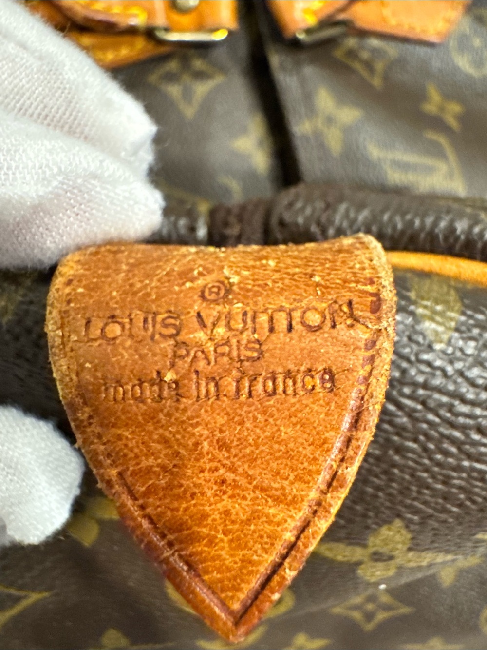 Louis Vuitton Speedy 40 Monogram Canvas Boston Bag - Picture 13 of 16